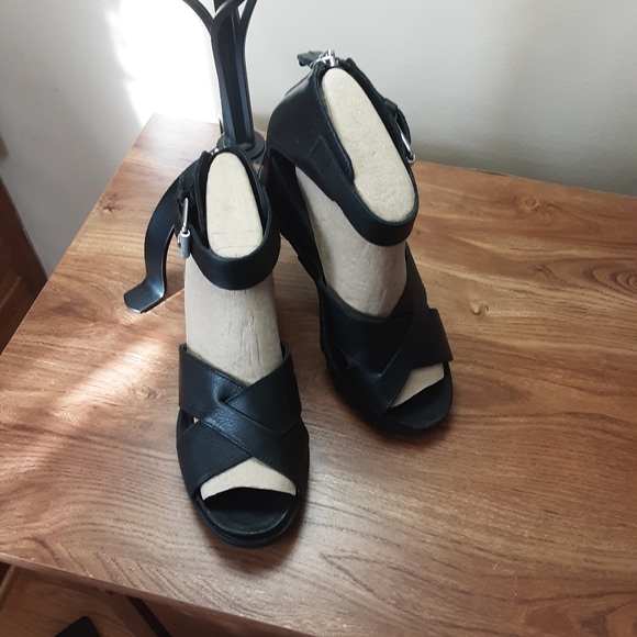 Sorel Joanie ll Black Leather Wedge Sandals Women - Picture 2 of 7